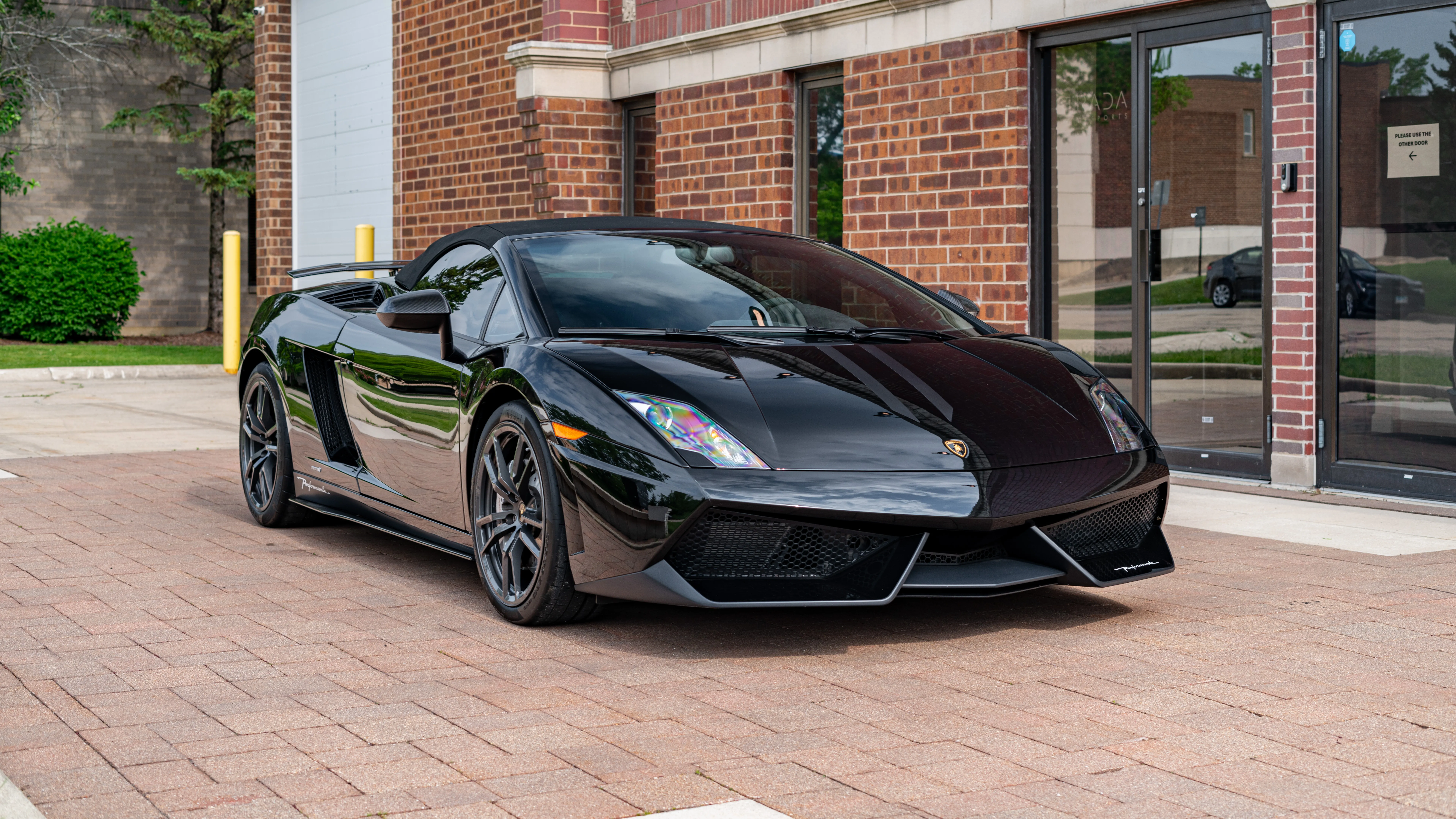 2012 Lamborghini Gallardo LP570-4 Spyder Performante — market value and price history
