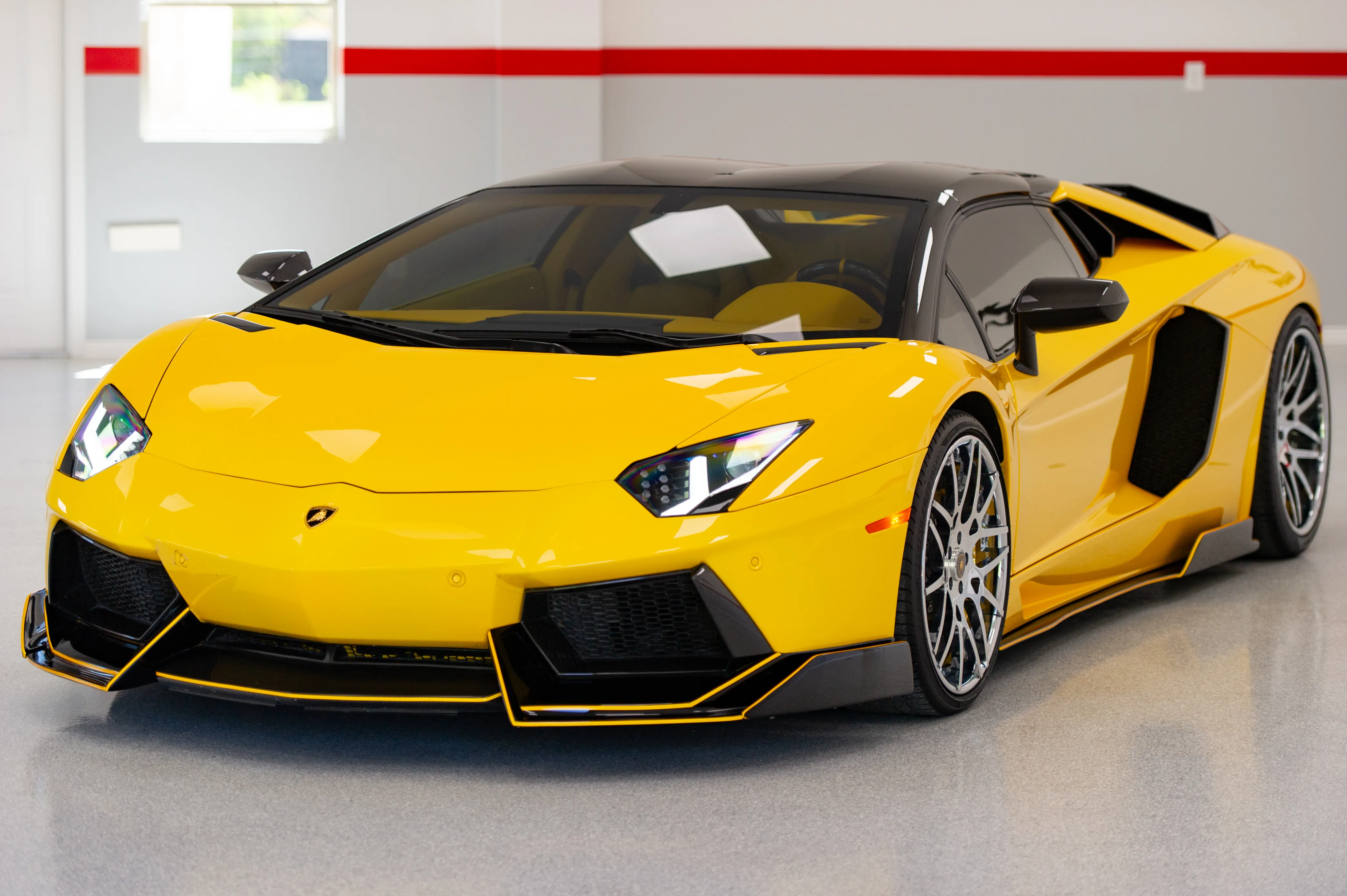 人気絶頂 2015 Lamborghini Aventador Roadster LP700-4R for sale on ミニカー