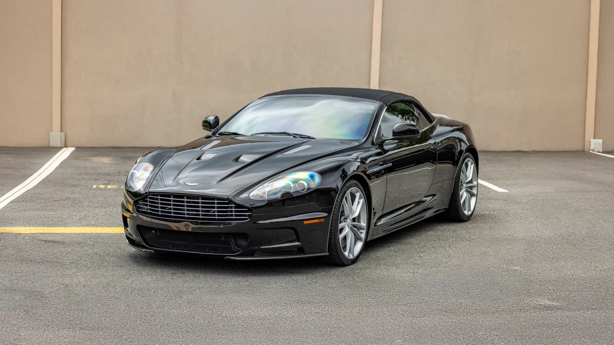 1/43 2010 Aston Martin DBS Volante 黒 2010 Aston Martin DBS Carbon Black Special Edition for sale