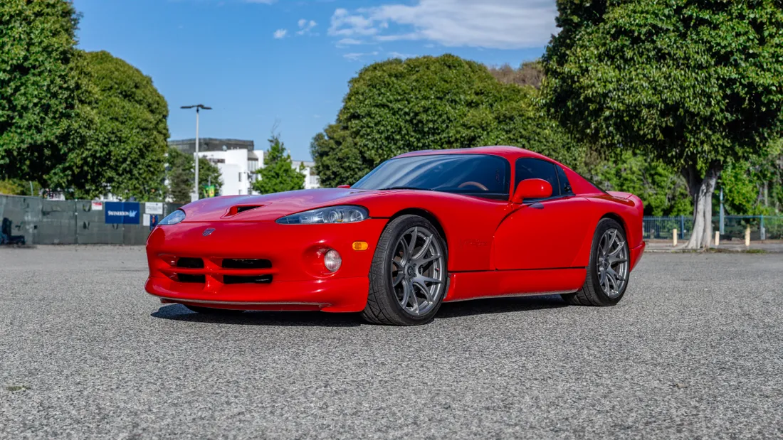 Ｓ★商品Ｎｏ.３４６７★ＥＲＴＬ☆Ｄｏｄｇｅ・Ｖｉｐｅｒ☆ＳＲＴ―１０★２００１ 1/18 SCALE 2001 DODGE VIPER SRT-10 ROADSTER ERTL RED DIECAST