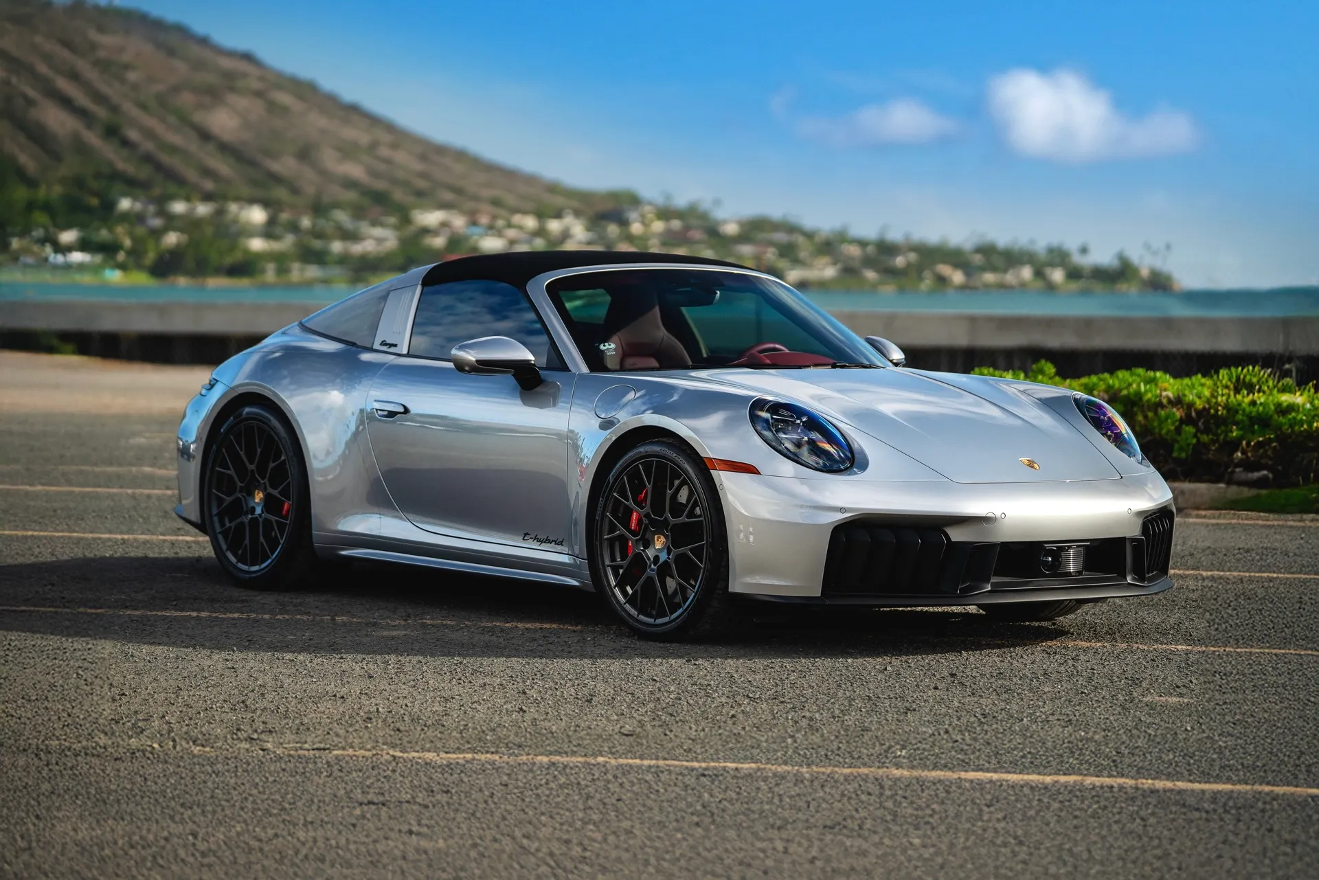 2025 Porsche 911 Targa 4 GTS (992.2): market value and price history