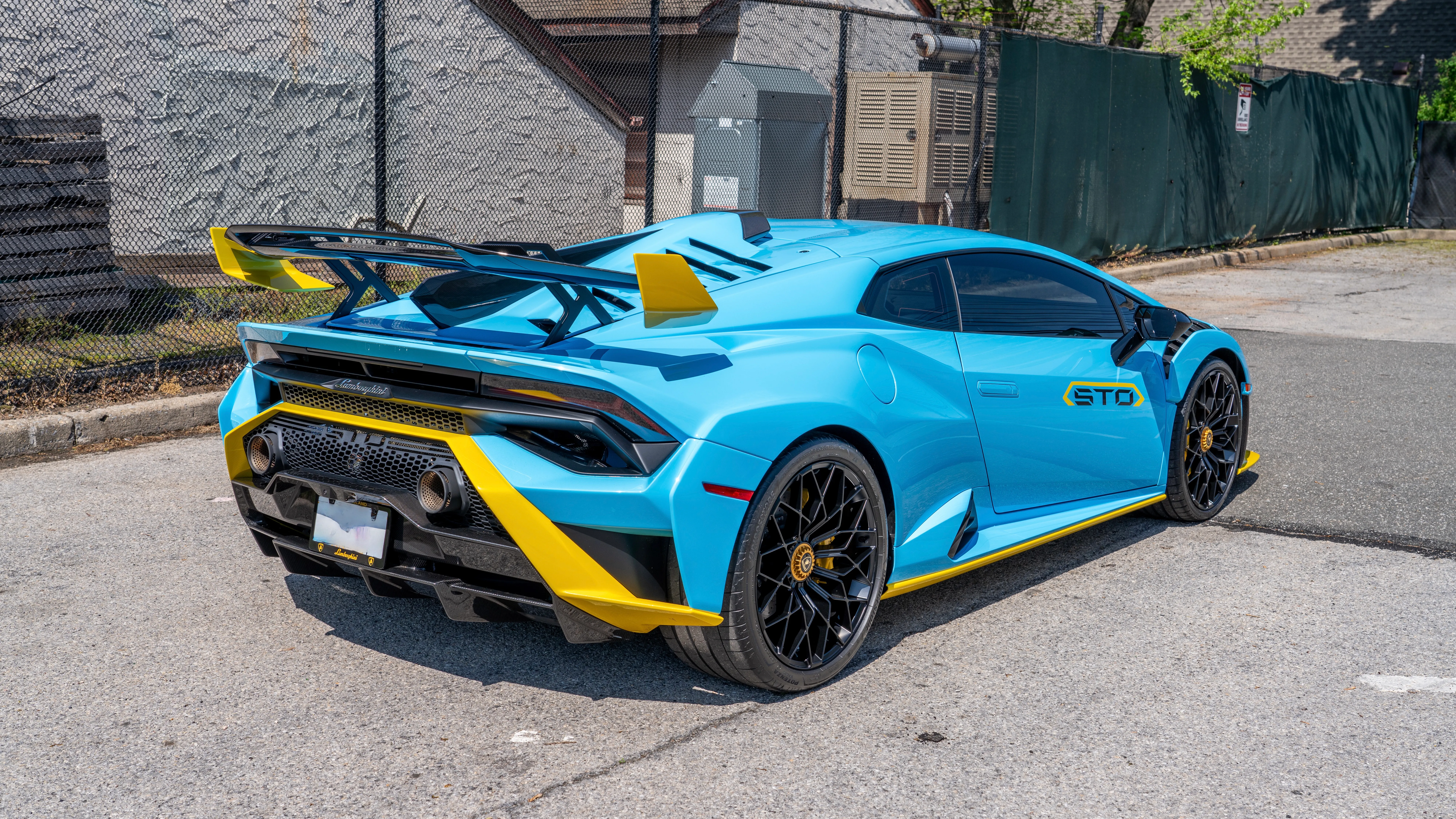 まりん mamorino4 ブルーandイエロー 2023 Lamborghini Huracan STO for sale | Sotheby's Motorsport